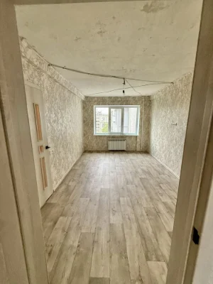 For Sale: 2-bedroom apartment in a 5-story building with new renovation