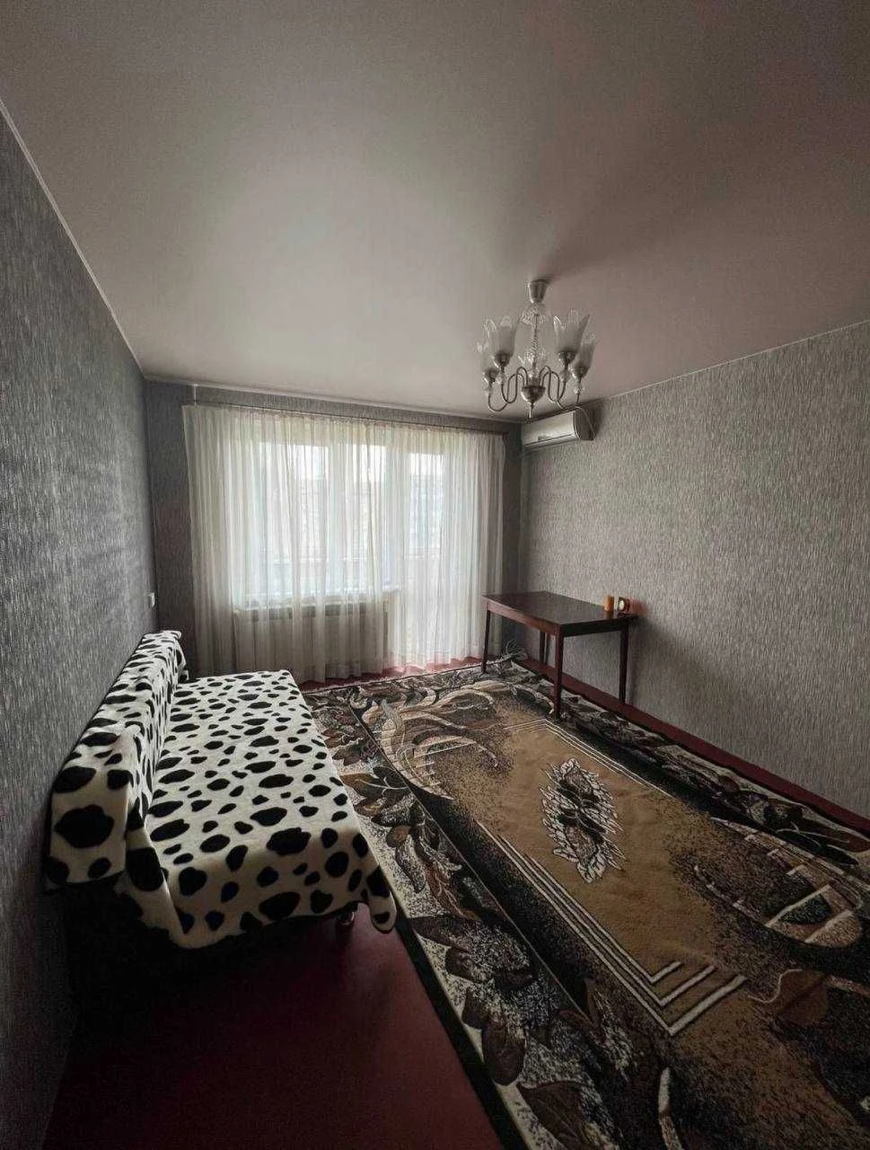 For Sale: 2-room apartment. Left Bank. 10th microdistrict.