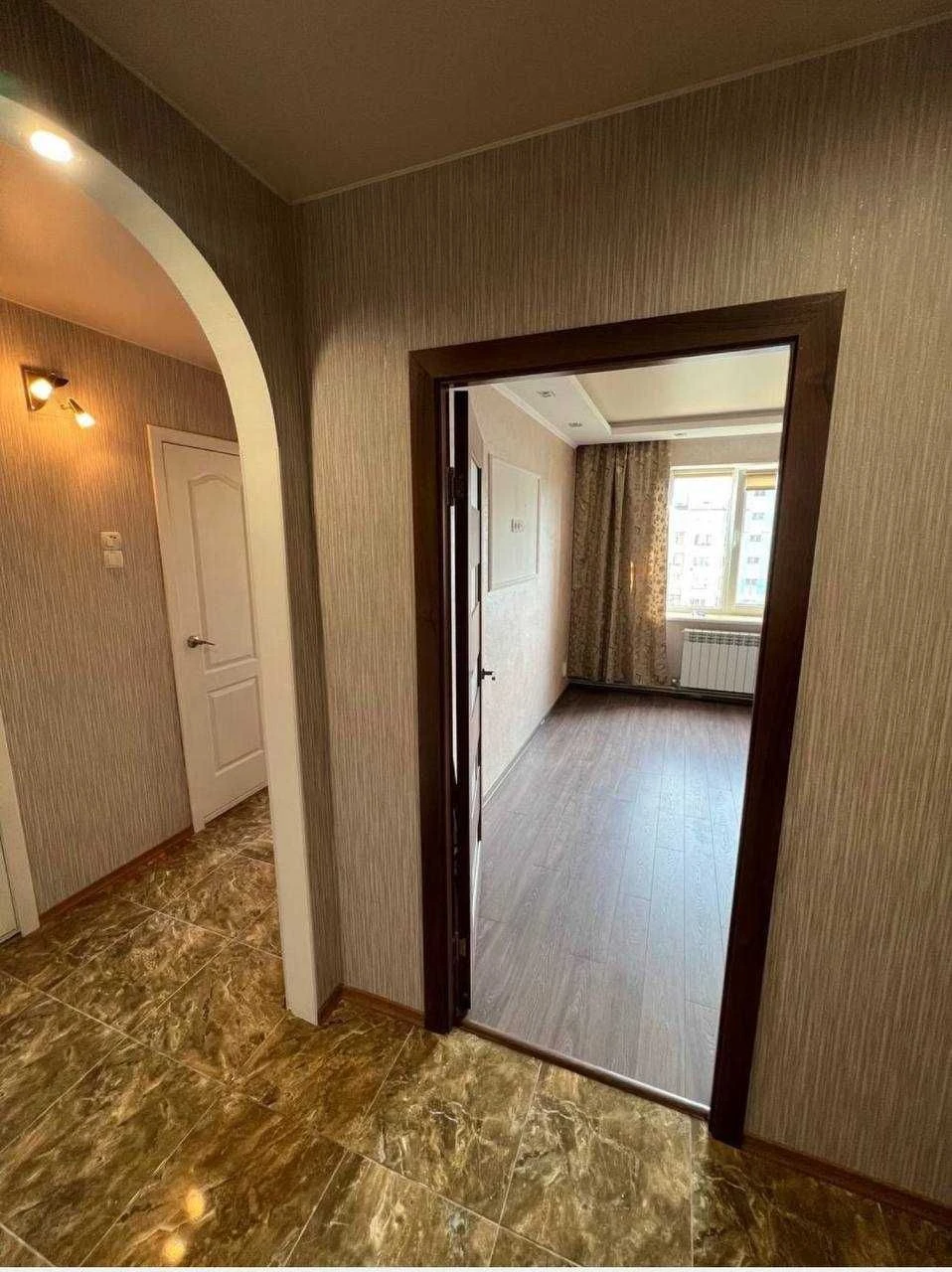 For Sale: 2-room apartment. Left Bank. 10th microdistrict.