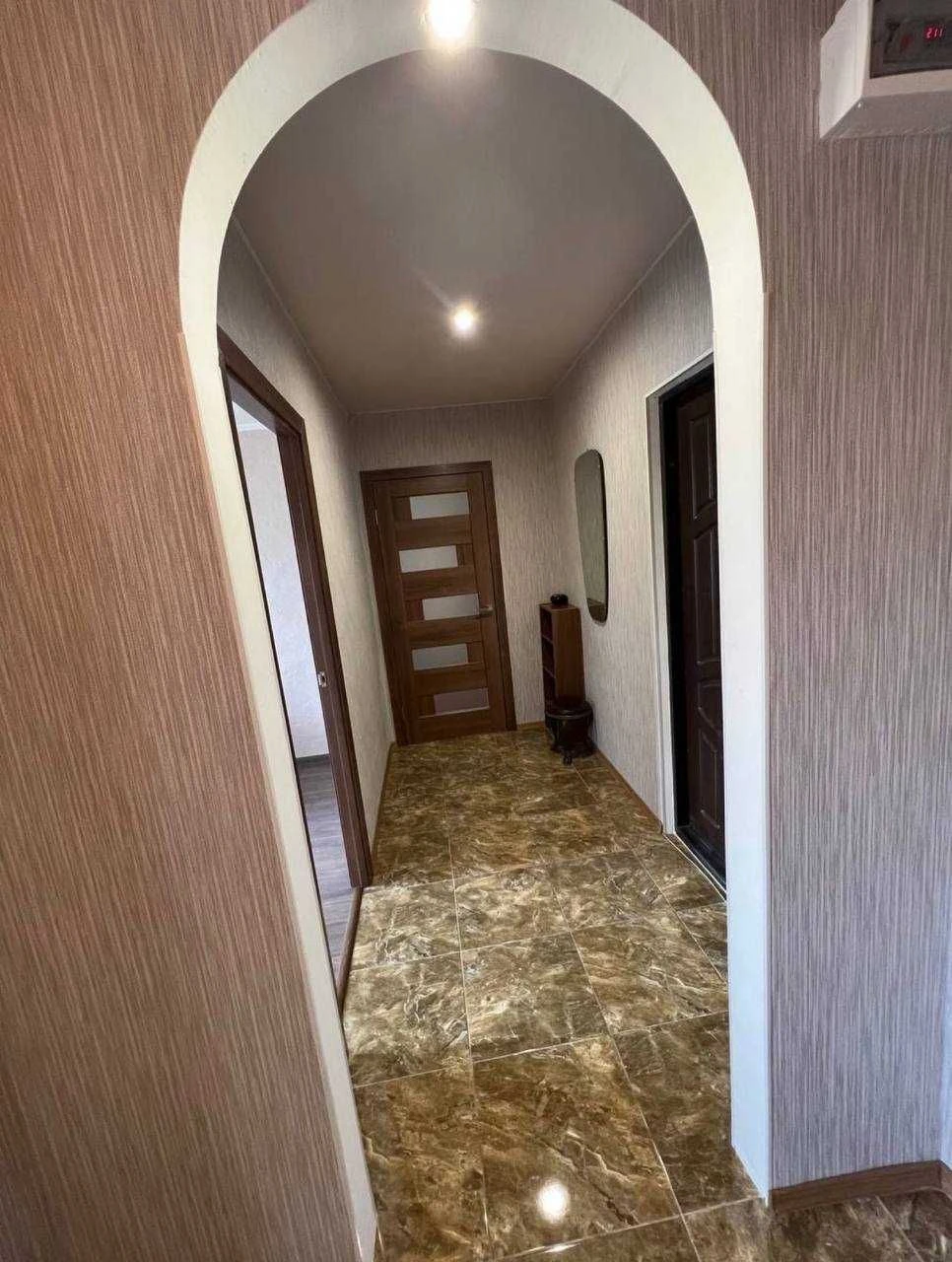 For Sale: 2-room apartment. Left Bank. 10th microdistrict.