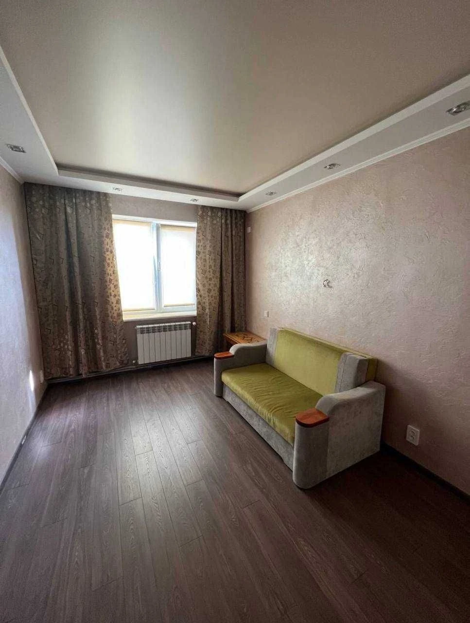 For Sale: 2-room apartment. Left Bank. 10th microdistrict.