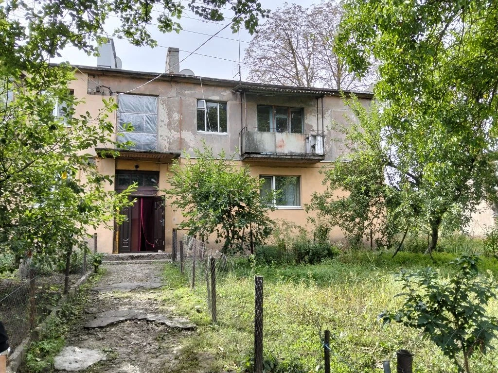 Продам 2х комнатную квартиру 12000 "под ключ"