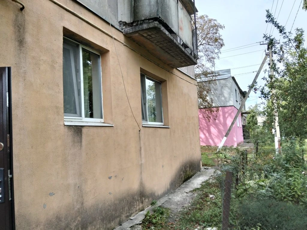 Продам 2х комнатную квартиру 12000 "под ключ"