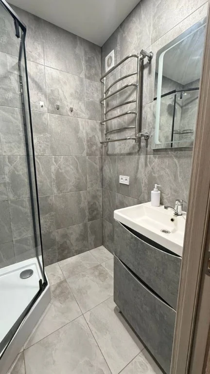 For Sale: 2-room apartment. Bulvar of Builders.