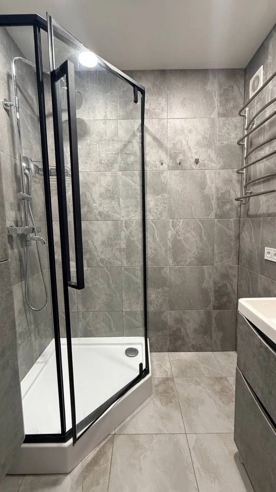 For Sale: 2-room apartment. Bulvar of Builders.
