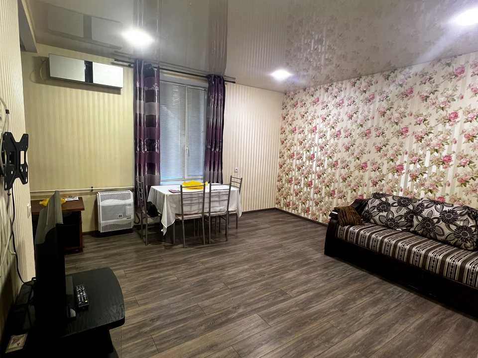 Apartment. Architectural Street, Kam'yantske