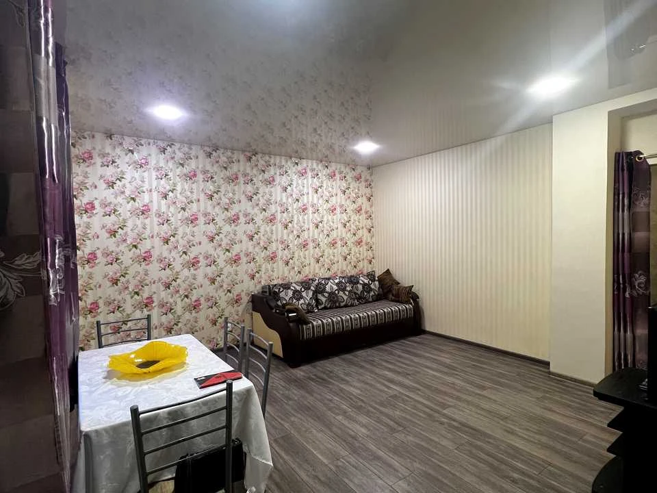 Apartment. Architectural Street, Kam'yantske