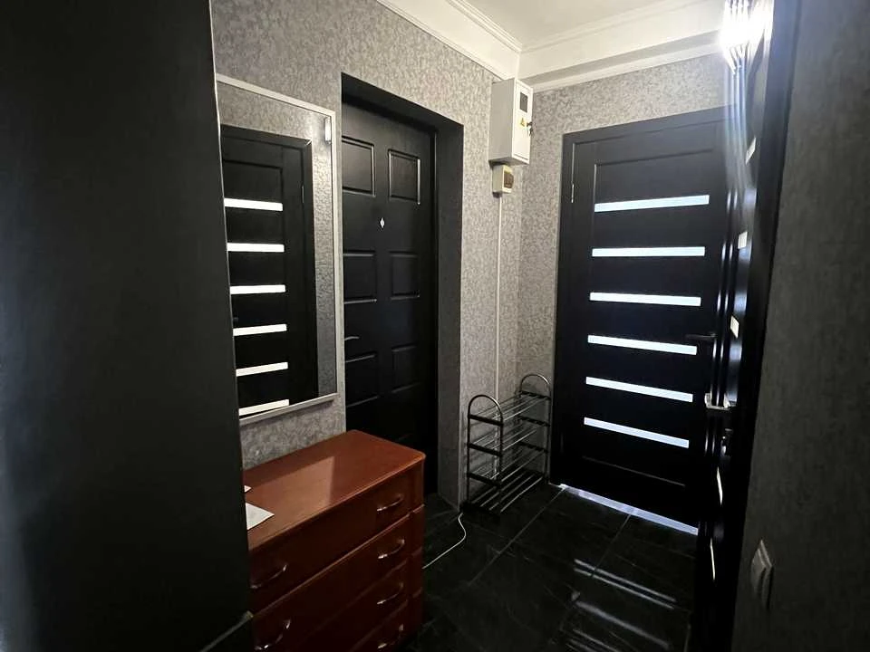 Apartment. Maxim Chizhinka Street, Kam'yanske