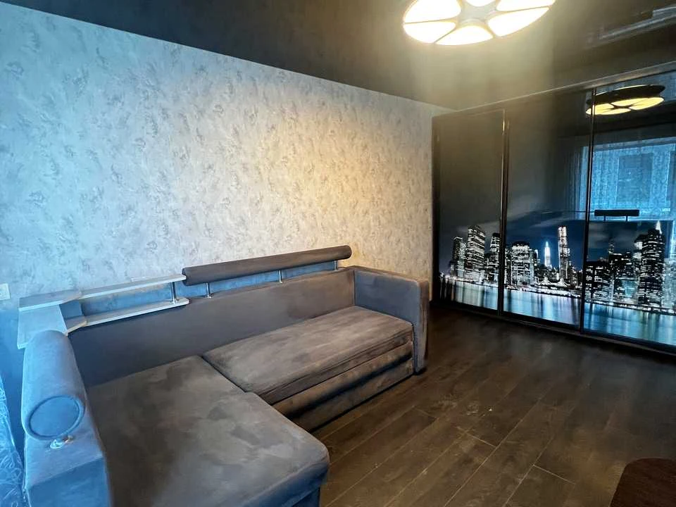 Apartment. Maxim Chizhinka Street, Kam'yanske