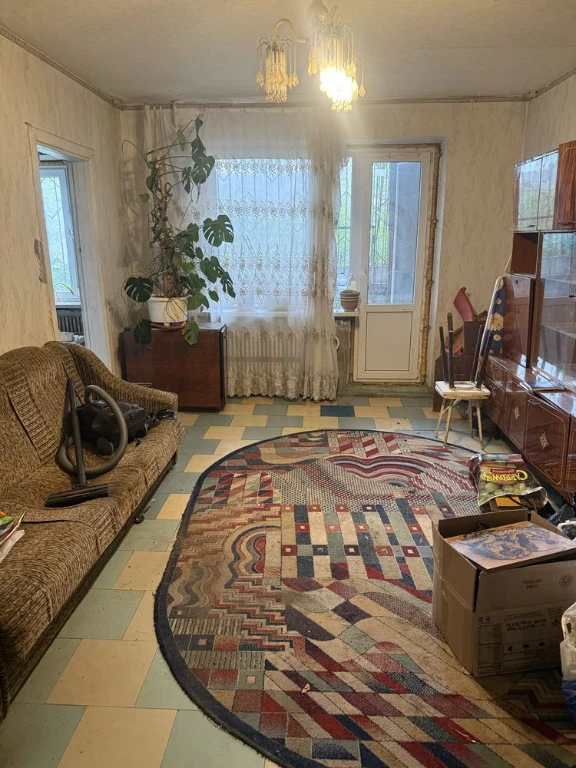 Selling 5 sq m apartment on the left bank