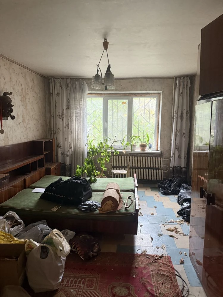 Продам  5 кв  левый берег