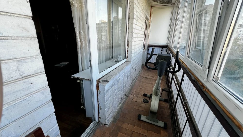 4 room apartment with individual gas heating on Left Bank