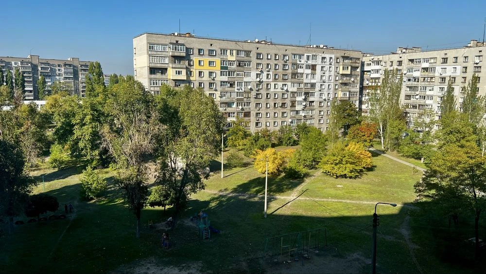 4 room apartment with individual gas heating on Left Bank