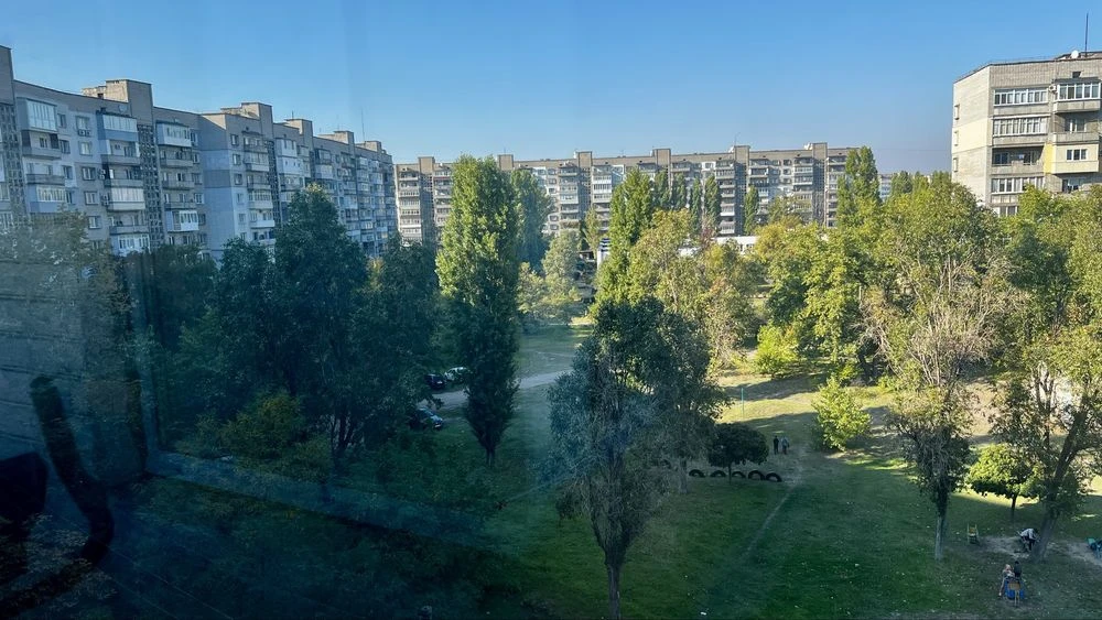 4 room apartment with individual gas heating on Left Bank