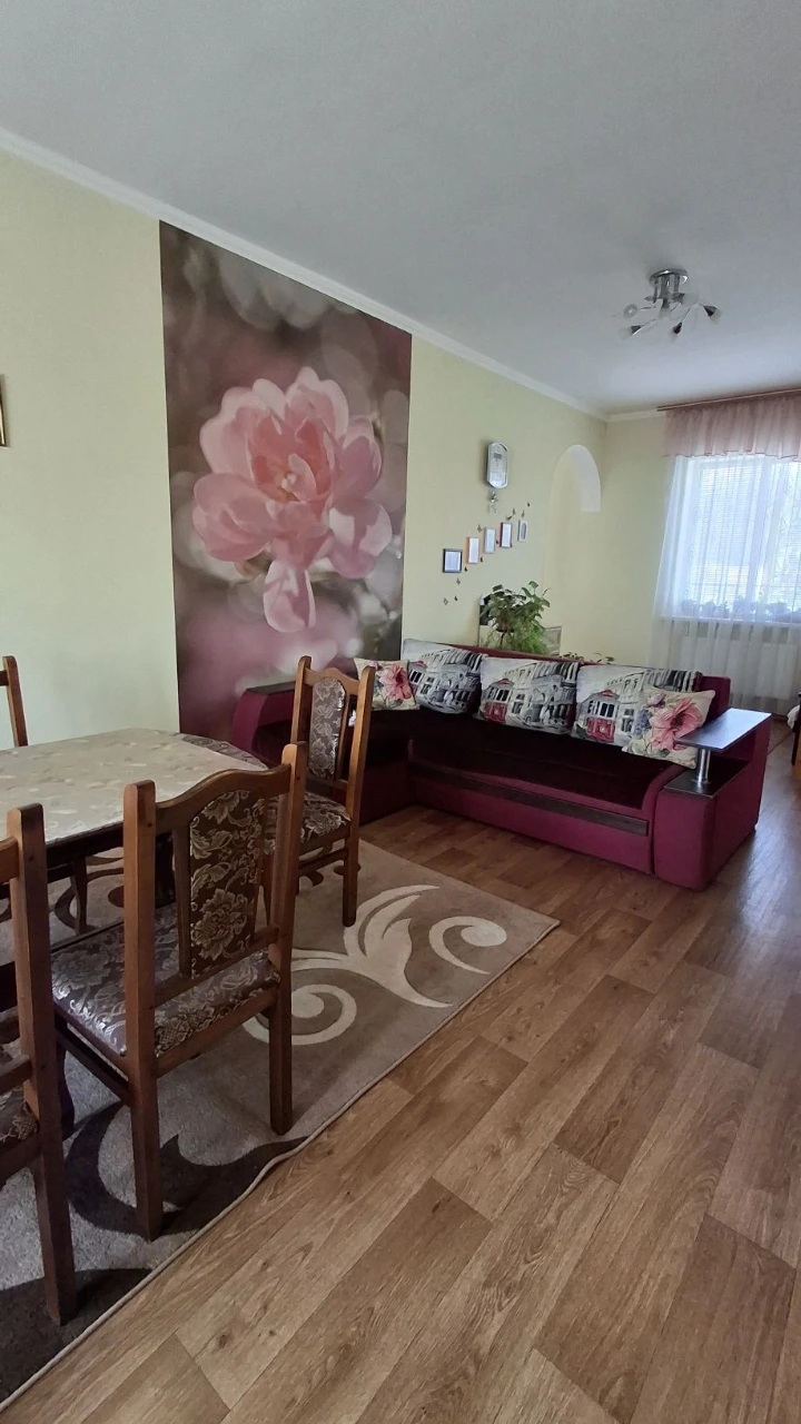For Sale: 2-Story House in Romanovo