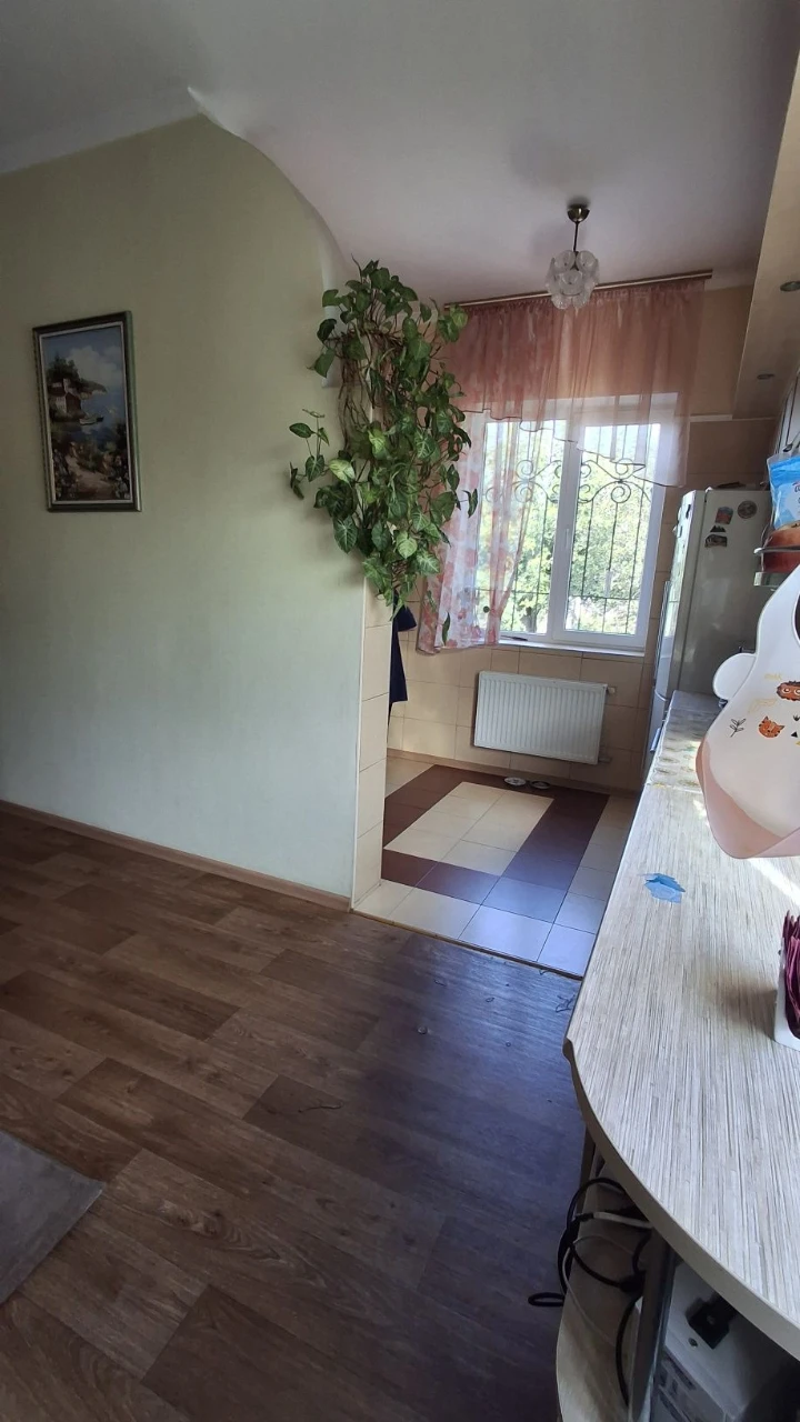 For Sale: 2-Story House in Romanovo
