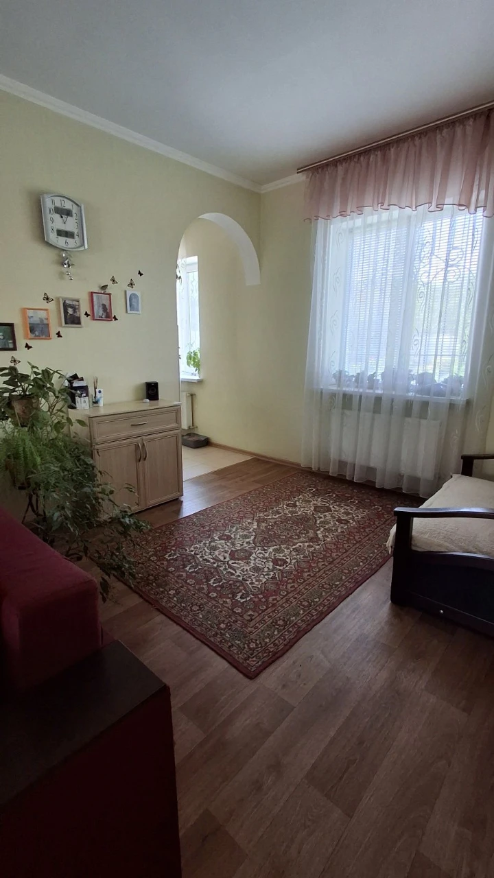 For Sale: 2-Story House in Romanovo