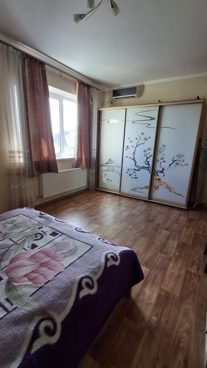 For Sale: 2-Story House in Romanovo