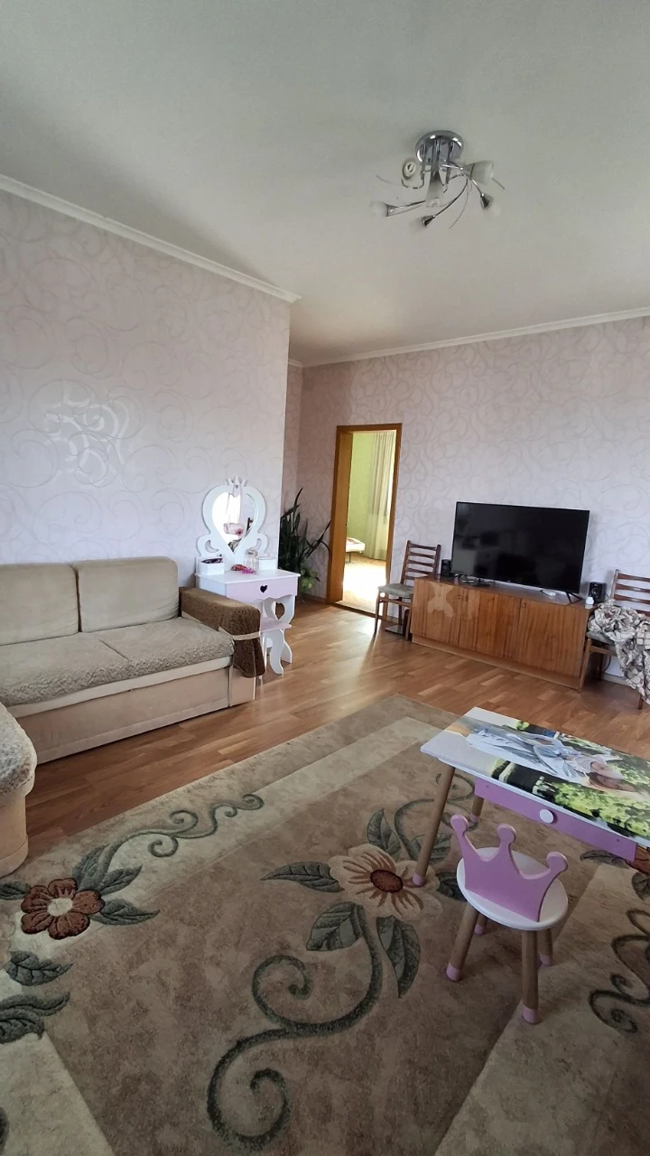 For Sale: 2-Story House in Romanovo