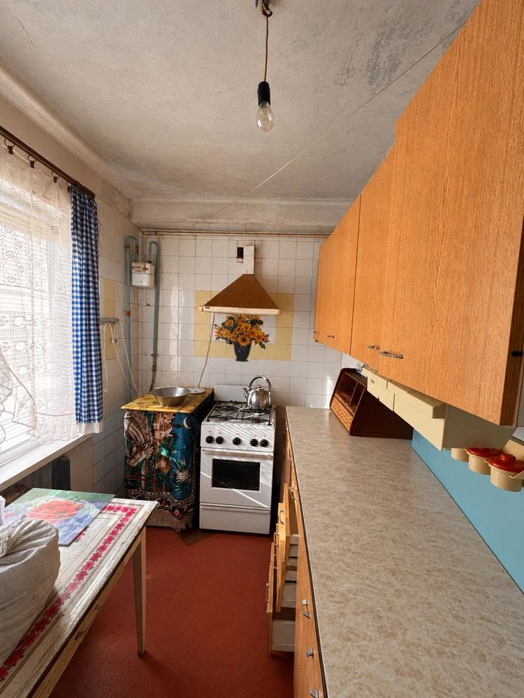 For Sale: 2-room apartment for renovation. TotokM