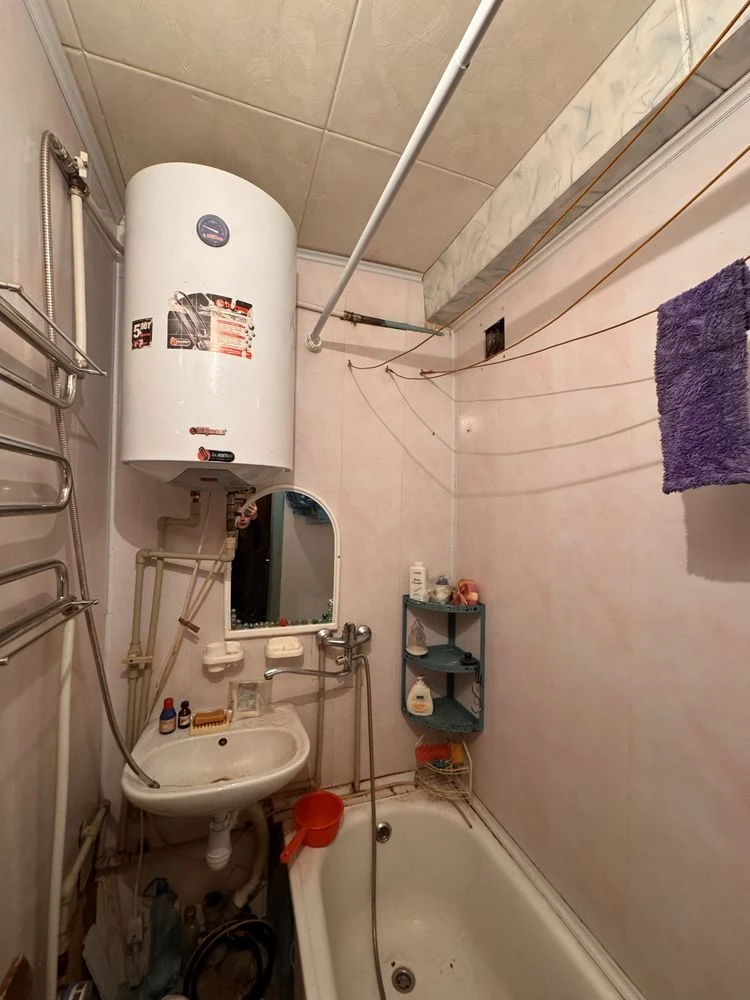 For Sale: 2-room apartment for renovation. TotokM