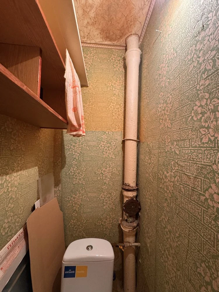 For Sale: 2-room apartment for renovation. TotokM