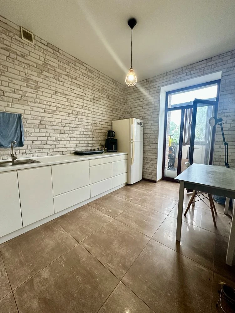 Продається однокімнатна квартира 52 м² на вулиці Арсеничевій