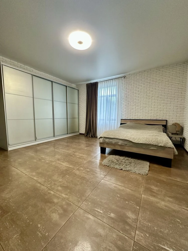 Продається однокімнатна квартира 52 м² на вулиці Арсеничевій