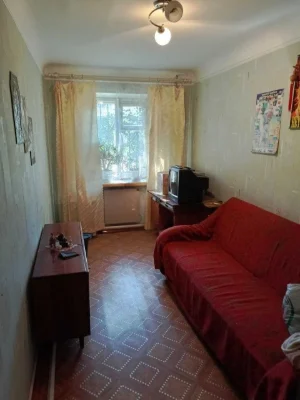 For Sale: 3-room apartment on Yavornitskogo (Kima) Street