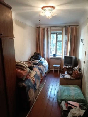 For Sale: 3-room apartment on Yavornitskogo (Kima) Street