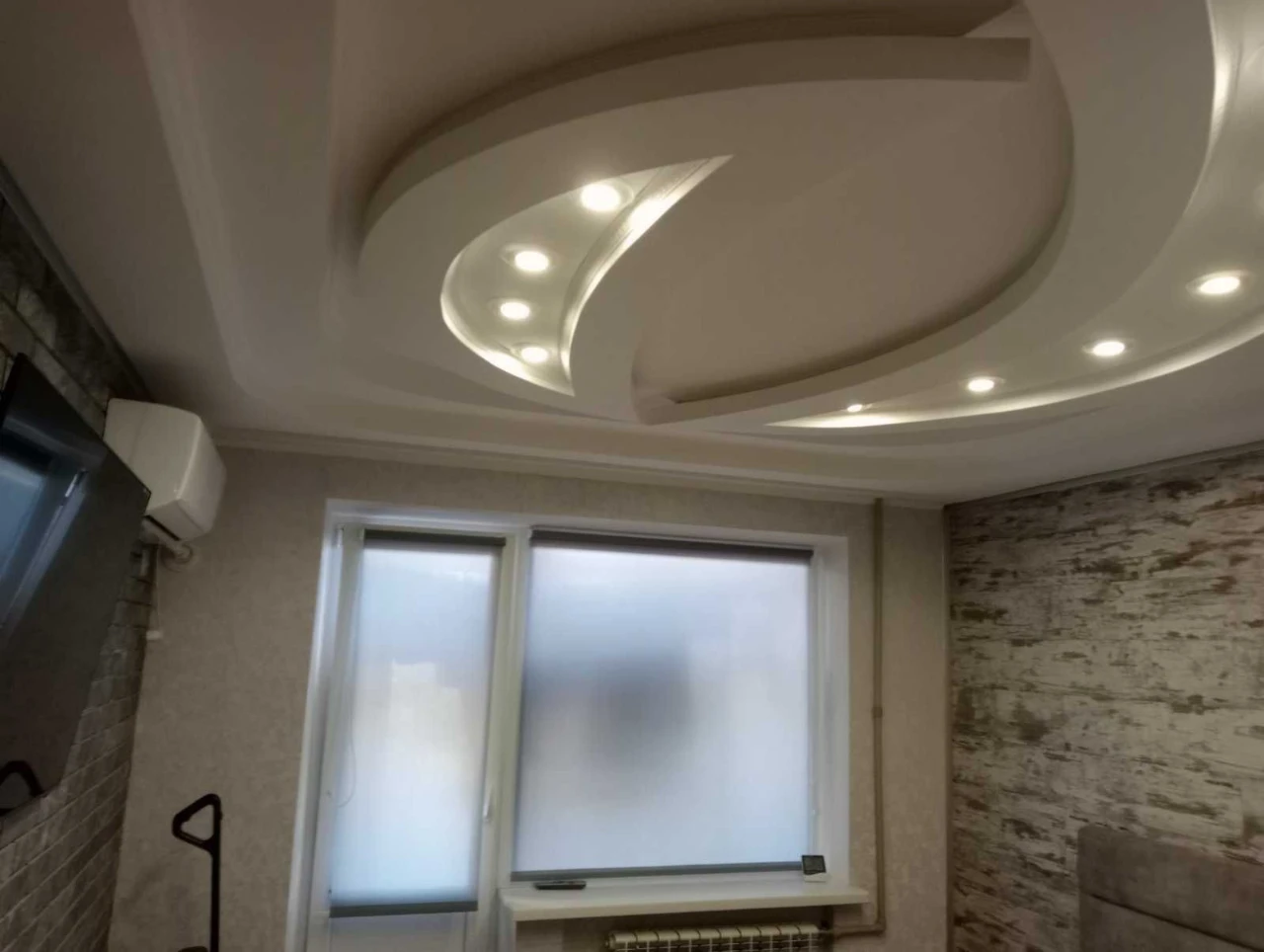 For sale, 2-bedroom apartment on the 2nd floor with renovation. Certificate.