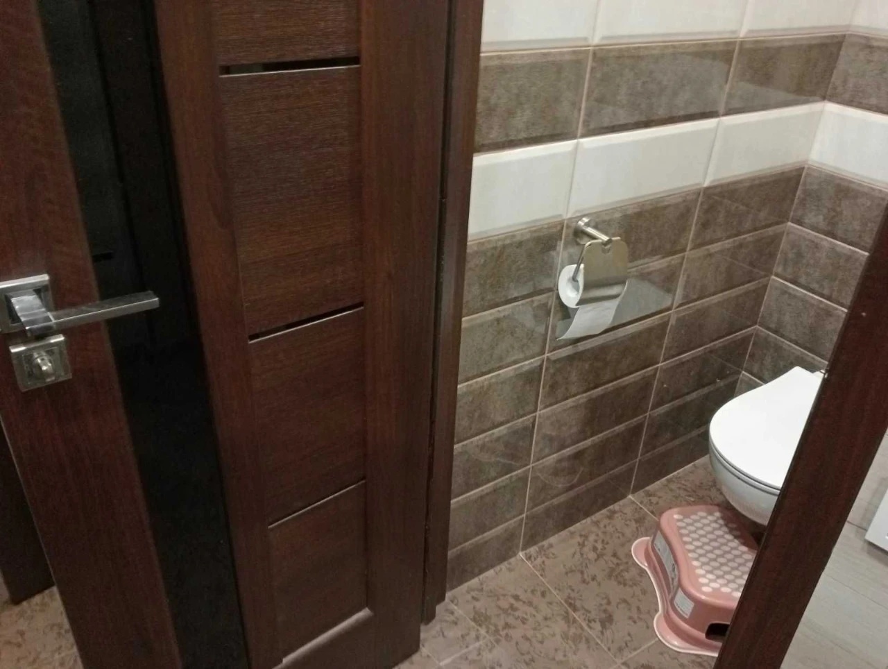 For sale, 2-bedroom apartment on the 2nd floor with renovation. Certificate.