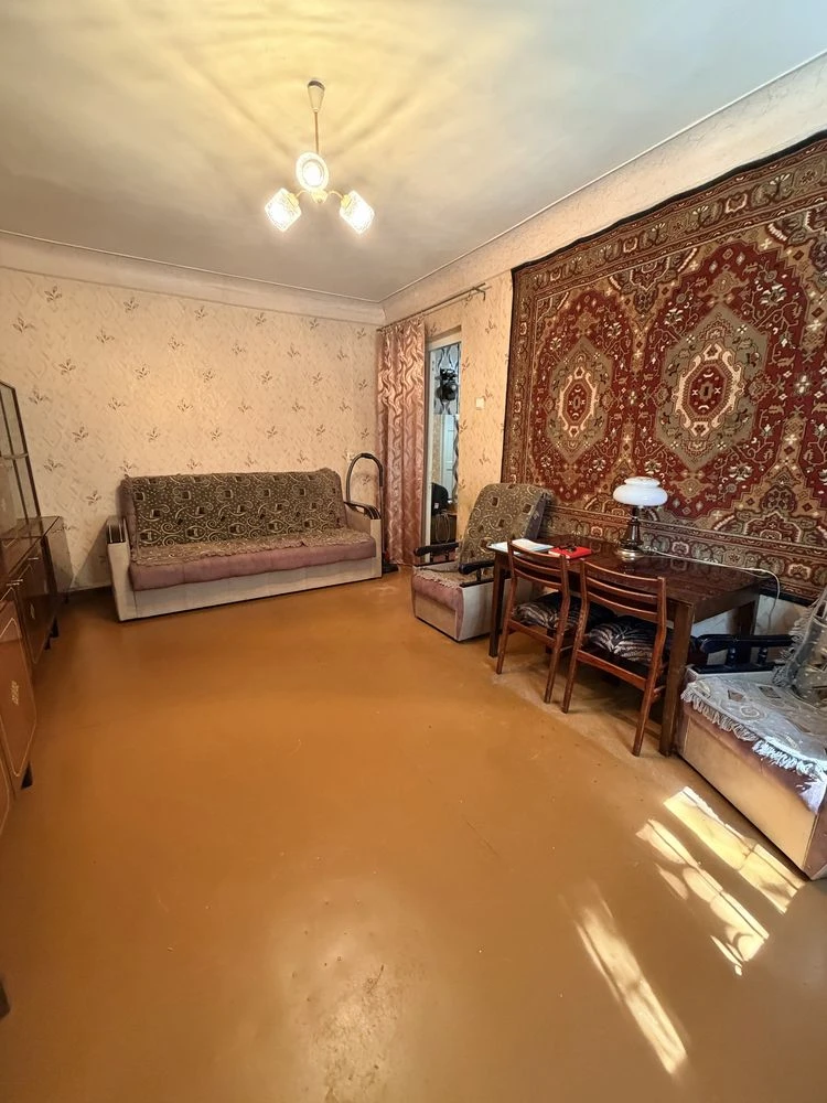 Sale of a 2-room apartment in the city center, with A