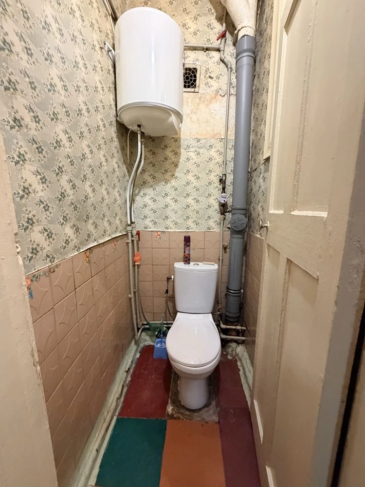Sale of a 2-room apartment in the city center, with A