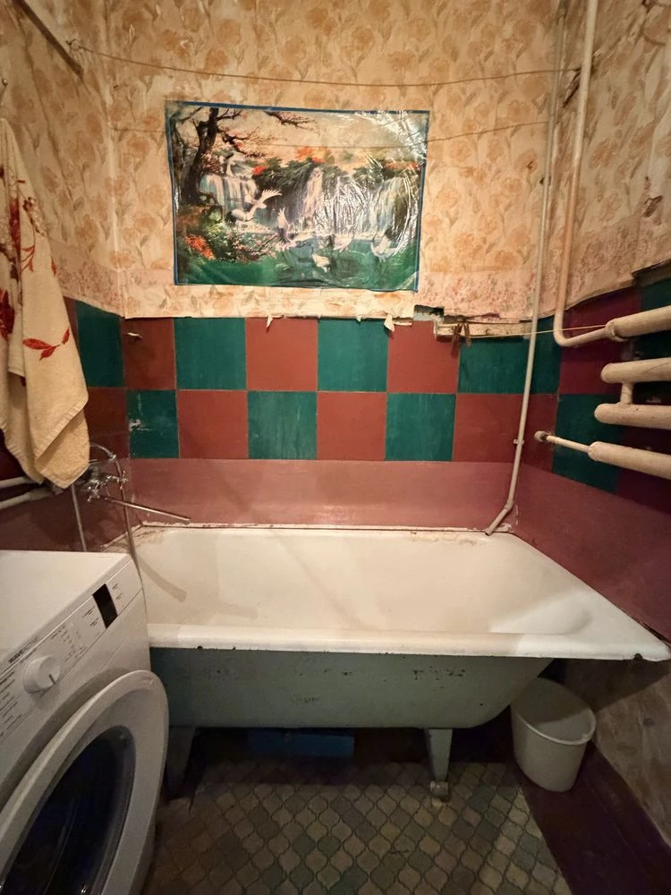 Sale of a 2-room apartment in the city center, with A
