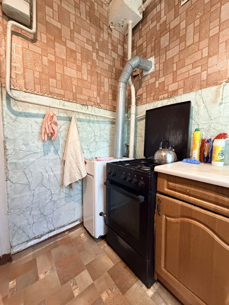 Sale of a 2-room apartment in the city center, with A