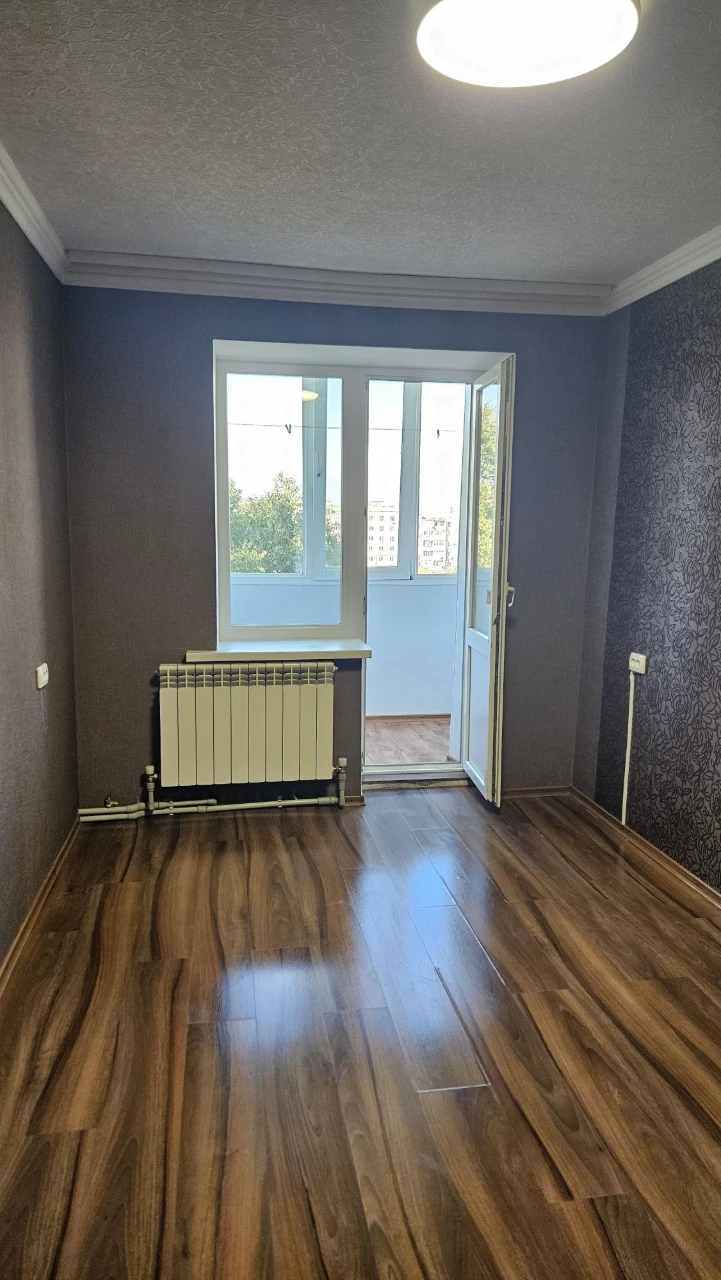 Продається 2-кімнатна квартира з гарним виглядом на Дніпро,