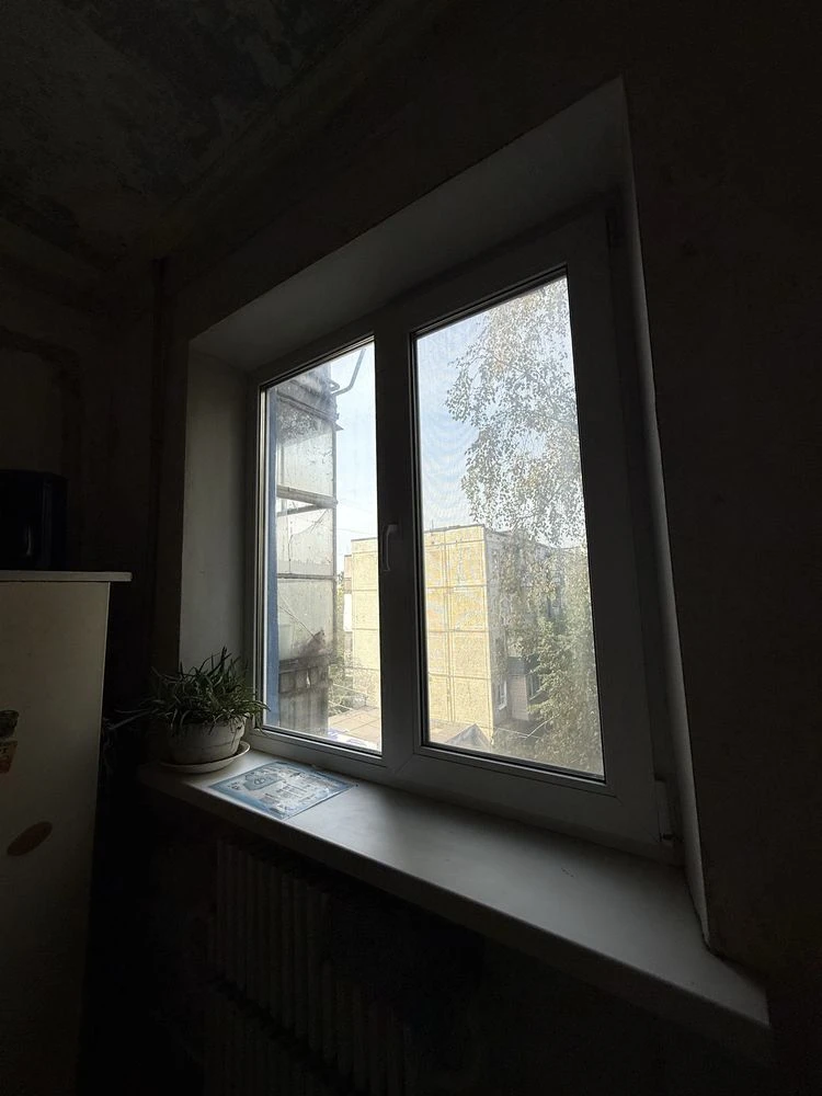 Продається 4-кімнатна квартира за адресою: вул. Алтайська, будинок