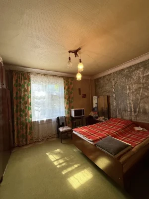 For sale 3-room apartment, 2nd floor, with balcony, large size