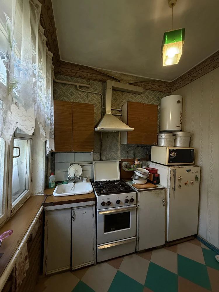 For sale 3-room apartment, 2nd floor, with balcony, large size