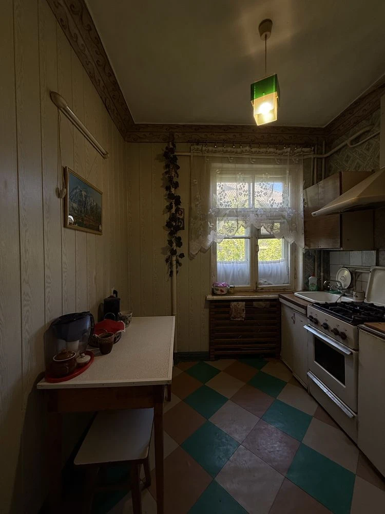 For sale 3-room apartment, 2nd floor, with balcony, large size