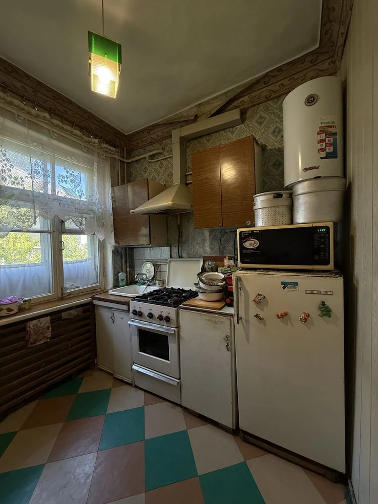For sale 3-room apartment, 2nd floor, with balcony, large size