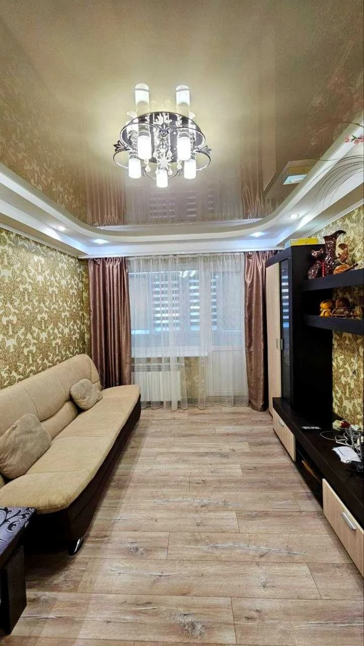 Продам 2х  ком-ую квартиру с АГО на 2 этаже р-н Украина