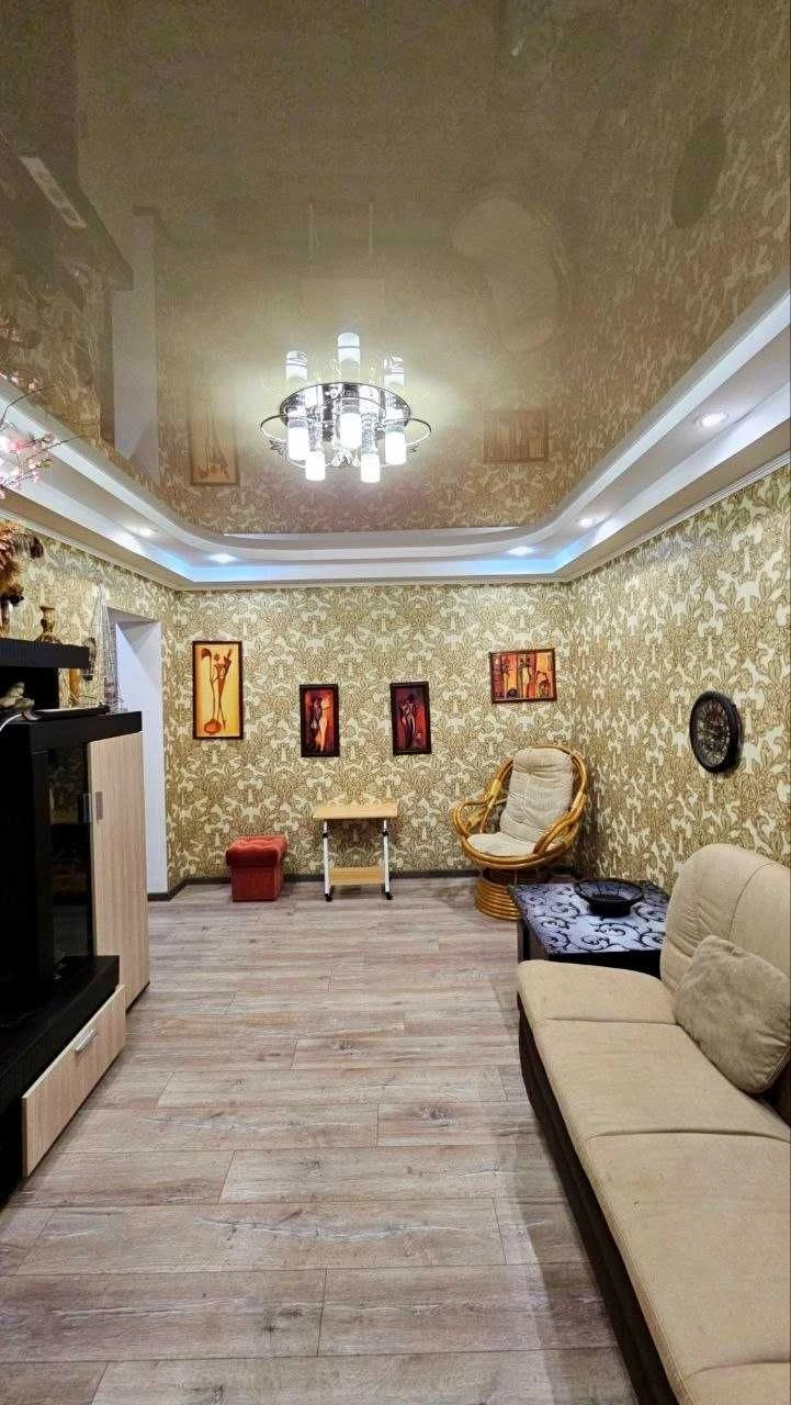 Продам 2х  ком-ую квартиру с АГО на 2 этаже р-н Украина