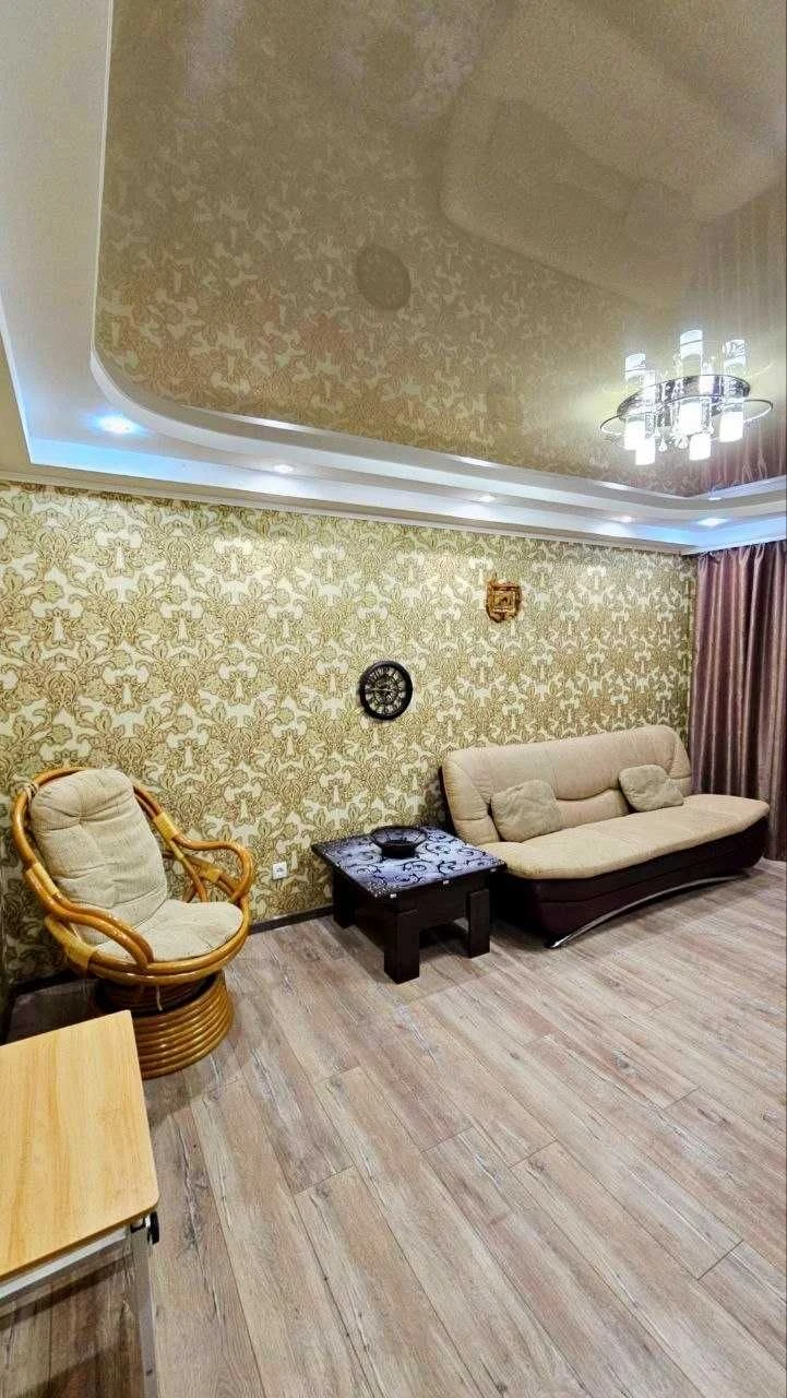 Продам 2х  ком-ую квартиру с АГО на 2 этаже р-н Украина