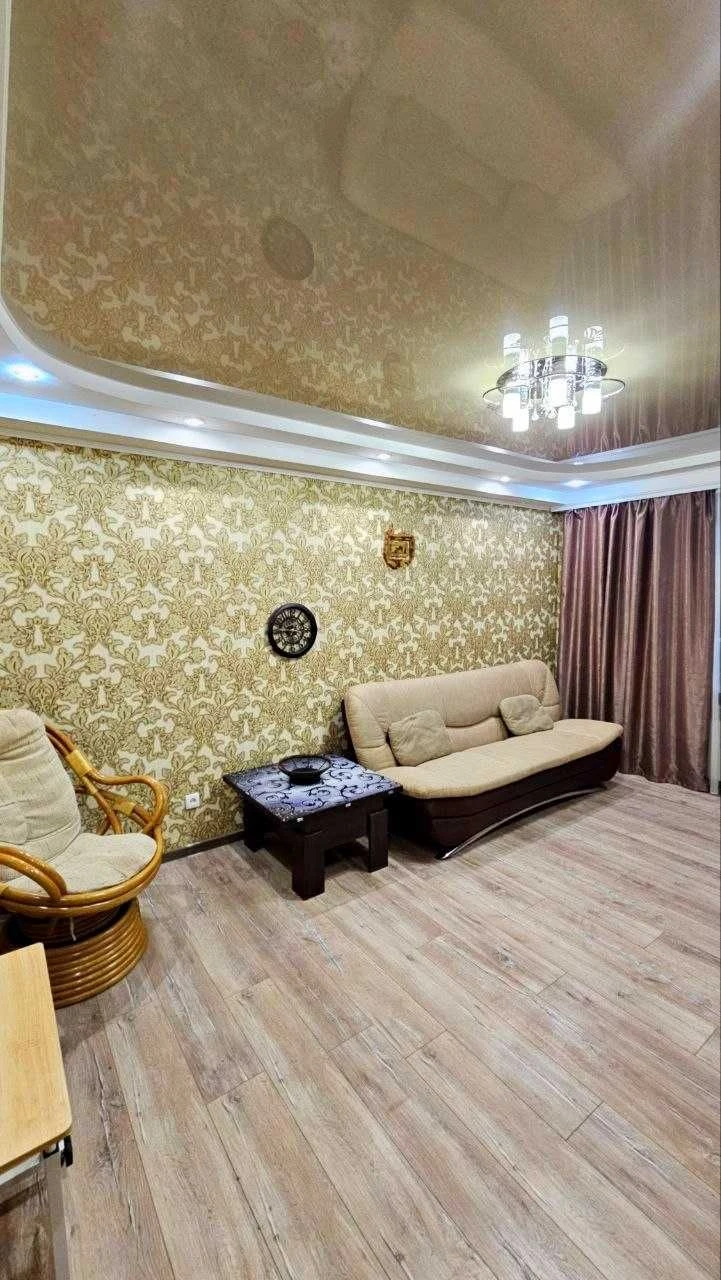 Продам 2х  ком-ую квартиру с АГО на 2 этаже р-н Украина