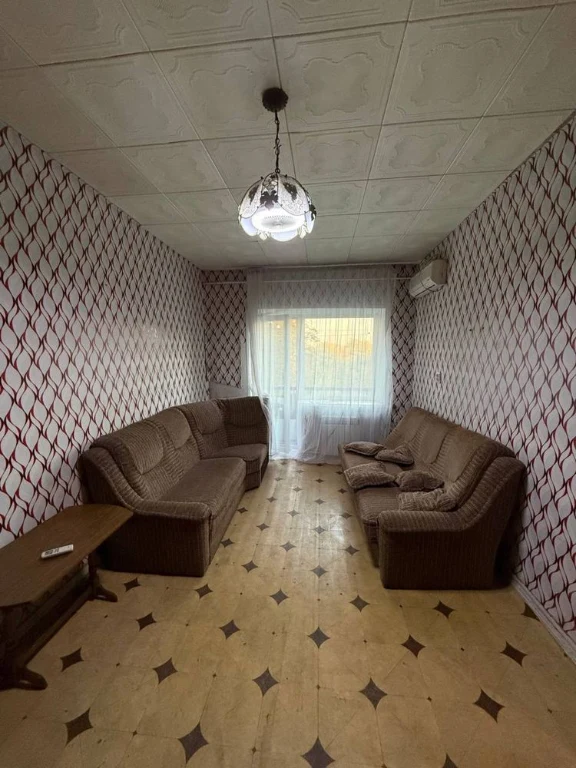 Продам 2-х комн, ниже Зари