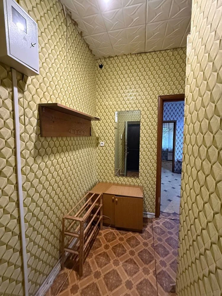 Продам 2-х комн, ниже Зари
