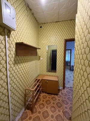 Продам 2-х комн, ниже Зари