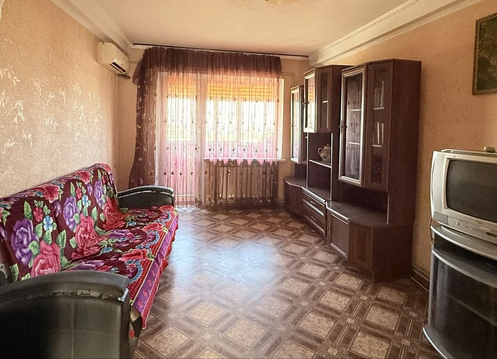 Sale of a 2-room apartment with gas boiler, Cheremushki "Ukraine".
